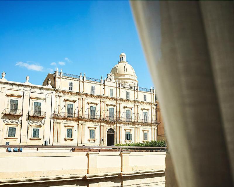 San Carlo Suites Noto Eksteriør bilde